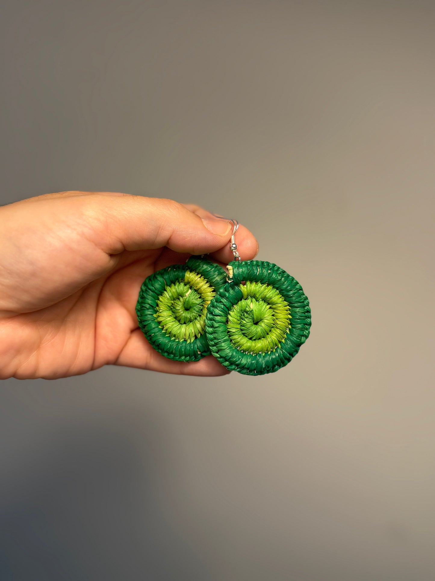 Regular Two-tone Woven Green Earrings (Dark Green/Green)